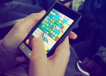 fix candy crush saga crashing on iOS/Android/Windows device