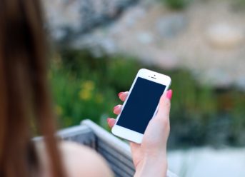 iphone stuck in recovery mode